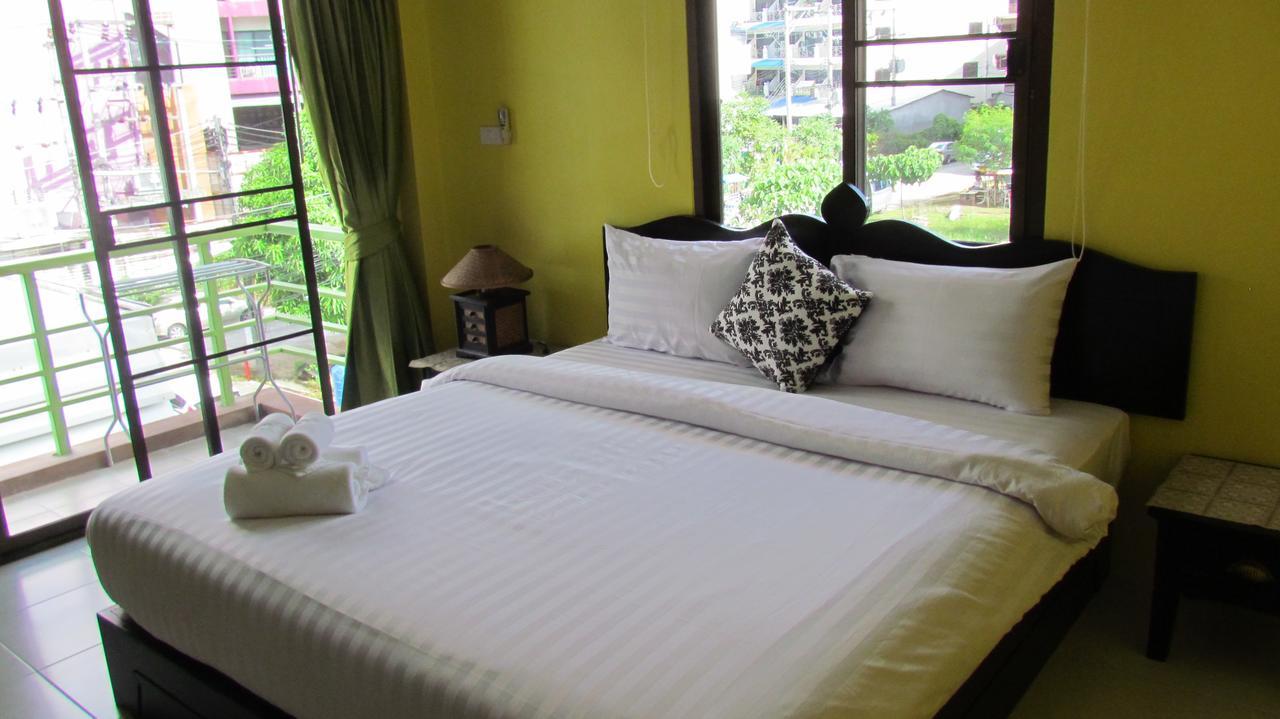 La Piccola Patong Hotell Exteriör bild