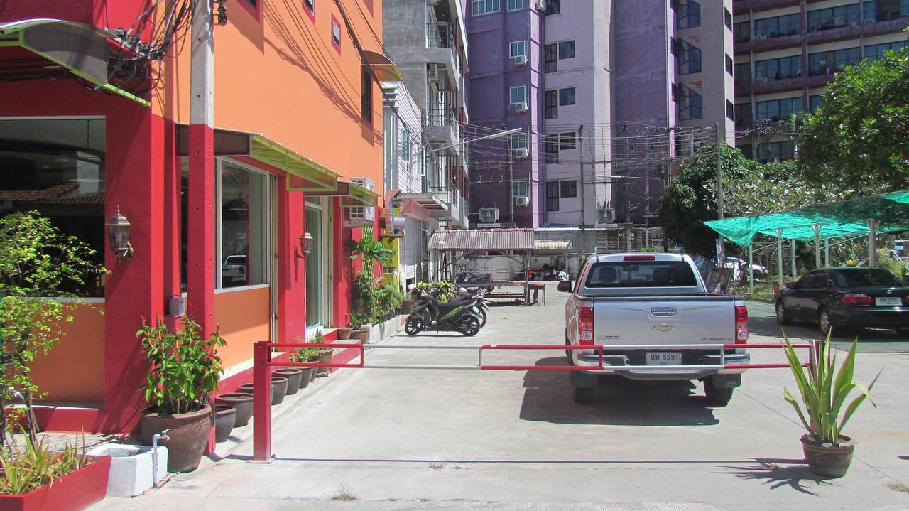 La Piccola Patong Hotell Exteriör bild
