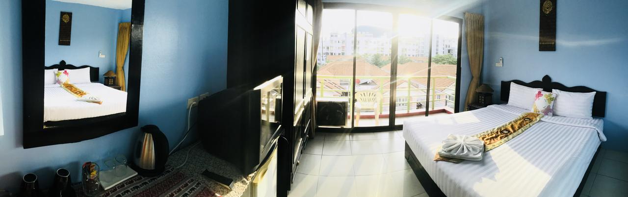La Piccola Patong Hotell Exteriör bild